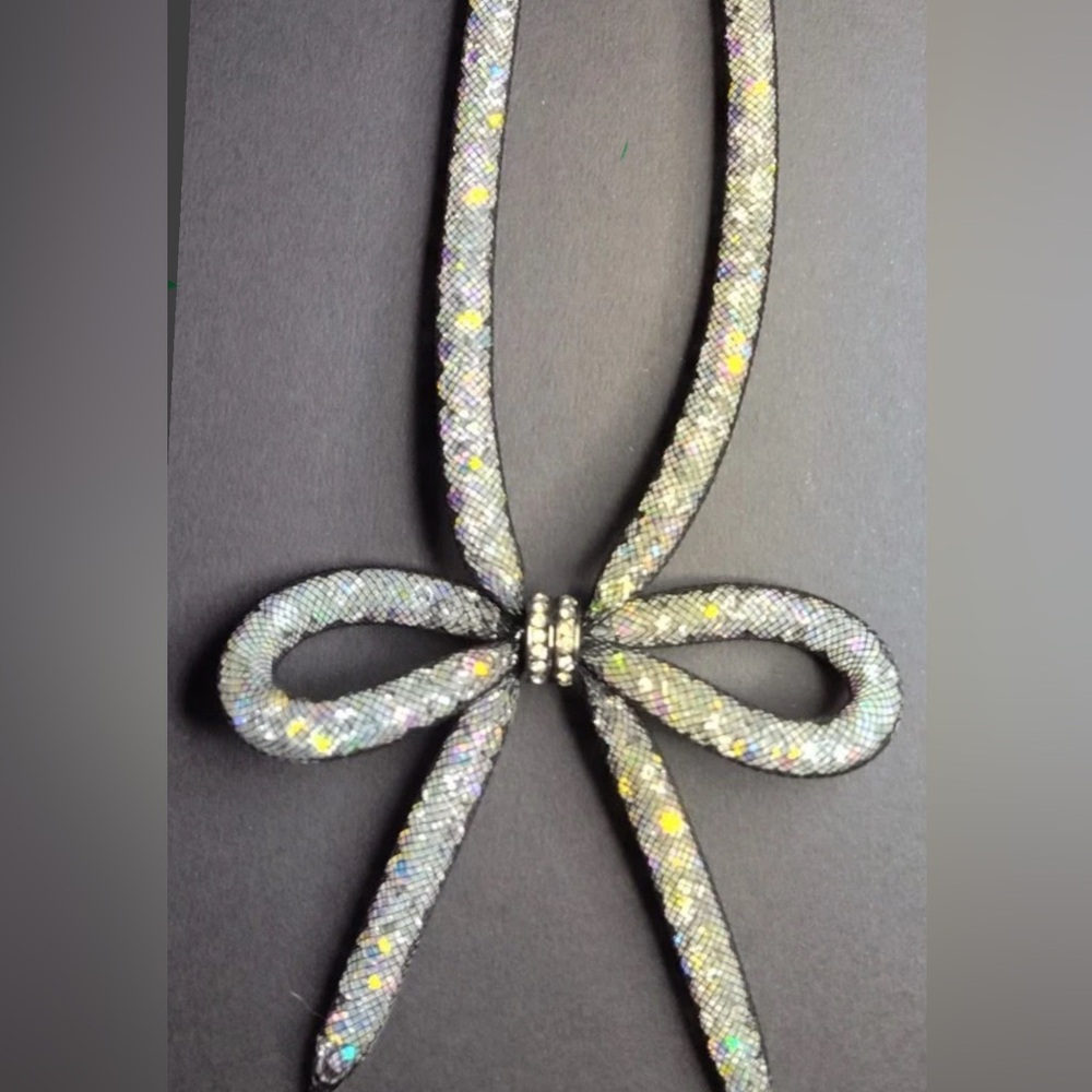 Betsey Johnson Mesh Bow Aurora Borealis Crystals Necklace - Picture 4 of 6